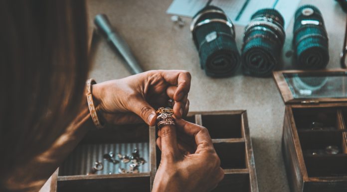 3 Incredible Benefits of Having a Jewelry Drawer Organizer