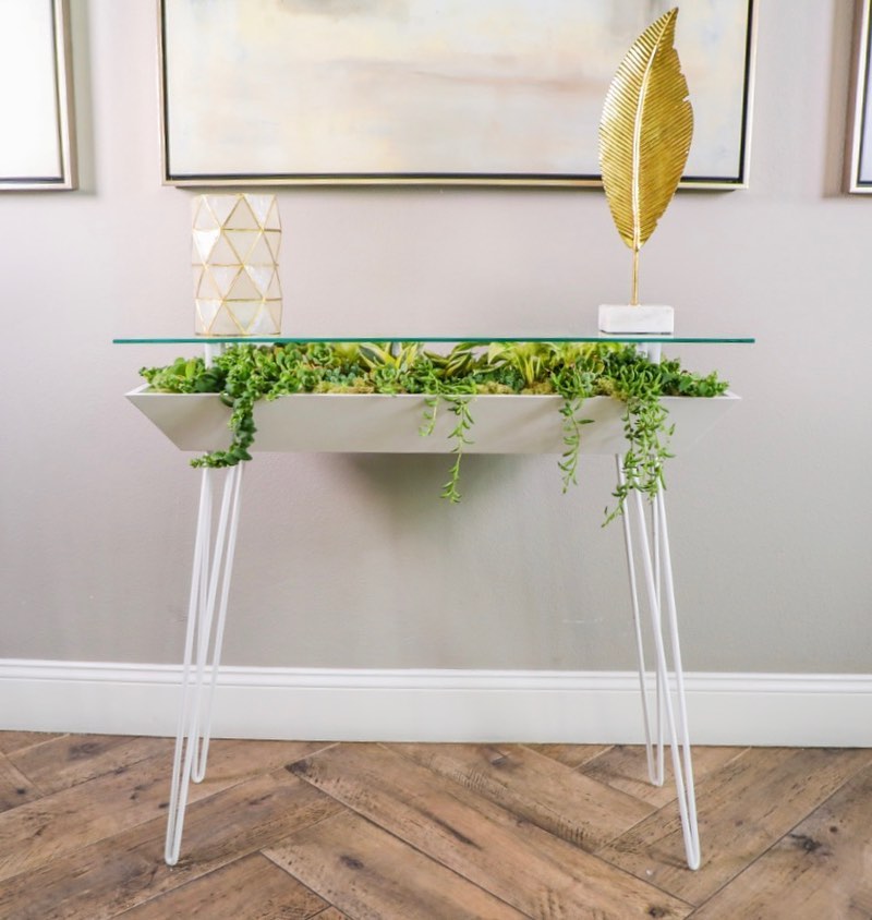 Create a Mini Garden In Your Home With This Blooming Table